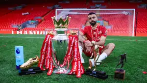 Задник к фильму "Salah: Farewell to The King" #915950
