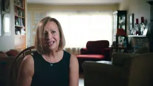 Задник к фильму "Три одинаковых незнакомца" #425647