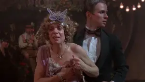 Задник к фильму "Валентино" #742094