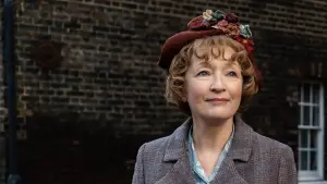 Задник к фильму "Миссис Харрис едет в Париж" #465925