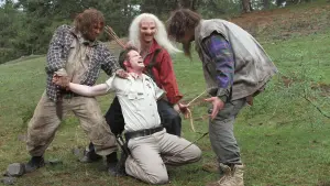 Задник к фильму "Поворот не туда 5: Кровное родство" #314140