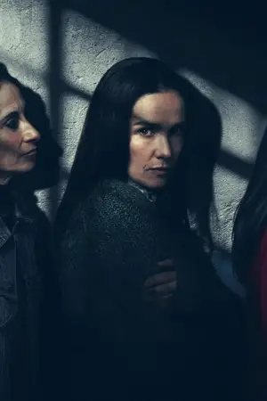 Постер к фильму "Женщина в очереди" #699710