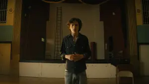 Задник к фильму "Красивый мальчик" #693577