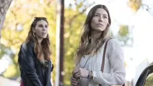 Видео к фильму Родная кровь | Bleeding Heart Official Trailer #1 (2015) - Jessica Biel, Zosia Mamet Movie HD