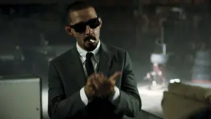 Задник к фильму "Выбивая долги" #326556