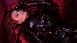 Задник к фильму "Майли Сайрус: Нечто красивое" #713918