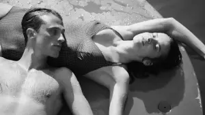 Задник к фильму "Посторонний" #532402