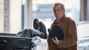 Задник к фильму "Вы умрете, или мы вернем вам деньги" #294090