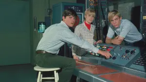 Задник к фильму "Компьютер в кроссовках" #457110