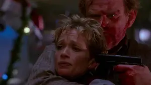 Задник к фильму "Турбулентность" #654081