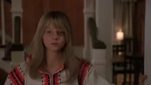 Задник к фильму "Девочка живущая вниз по переулку" #408446