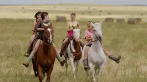 Задник к фильму "К востоку от стены" #617488