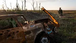 Задник к фильму "2000 Meters to Andriivka" #539413