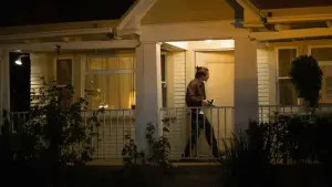 Задник к фильму "Стрингер" #625909