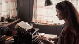 Видео к фильму Страна Солнца | LIVING ROOM Q&As: Summerland with director Jess Swale