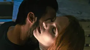 Задник к фильму "Поцелуй проклятой" #362863