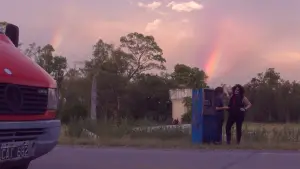 Видео к фильму White Roses, Fall! | &iexcl;Caigan las rosas blancas! &ndash; trailer | IFFR 2025