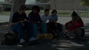 Задник к фильму "Середина 90-х" #211605