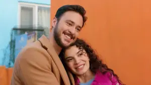 Видео к фильму Our Life is a Novel | "HAYATIMIZ ROMAN" SİNEMA FİLMİ 27 EKİM'DE SİNEMALARDA