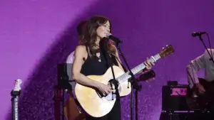 Задник к фильму "La fête de la chanson française - 20 ans d