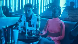 Задник к фильму "Женщина" #409787