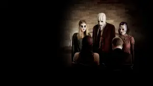 Задник к фильму "Незнакомцы" #685632