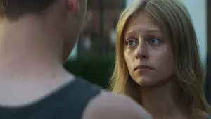 Задник к фильму "Клубничные поля" #731492