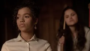 Задник к фильму "Дальше по коридору" #339663