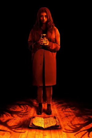 Постер к фильму "Заклятие. Зло внутри" #193688