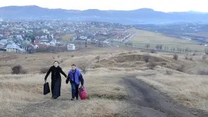 Задник к фильму "За холмами" #469124