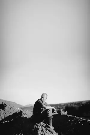 Постер к фильму "Кончится лето" #728927