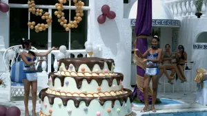 Задник к фильму "Без бюста нет рая" #418747