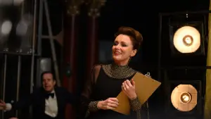 Задник к фильму "Мисс Плохое поведение" #406618