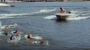 Задник к фильму "Челюсти 3" #699278