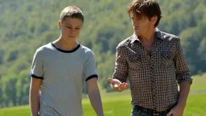 Видео к фильму Молодая кровь | Standing Tall / La T&ecirc;te haute (2015) - Trailer English Subs