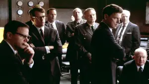 Задник к фильму "Тринадцать дней" #246935