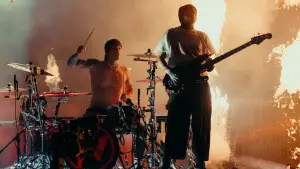 Задник к фильму "Twenty One Pilots: More Than We Ever Imagined" #767552