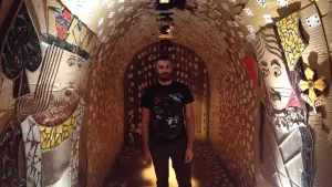 Задник к фильму "Дэйв сделал лабиринт" #478579