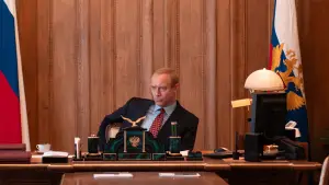 Задник к фильму "Кремлевский волшебник" #531928