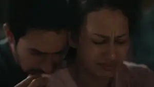 Задник к фильму "Keluarga Suami Adalah Hama" #818943