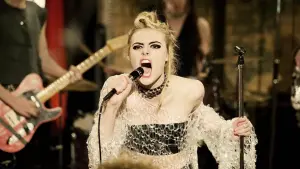 Задник к фильму "Как разговаривать с девушками на вечеринках" #306839