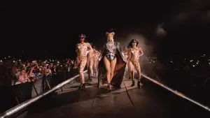 Задник к фильму "HOMECOMING. Фильм Beyoncé" #440732