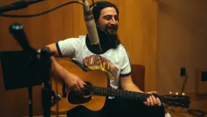 Задник к фильму "Noah Kahan: Out of Body" #773577