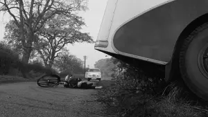 Задник к фильму "Деревня проклятых" #234128