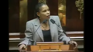 Задник к фильму "Christiane Taubira : une loi pour mémoire" #820014