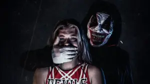 Задник к фильму "Деинфлюенсер" #441824