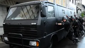 Задник к фильму "Рейд" #676003