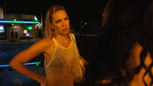 Задник к фильму "Мона Лиза и кровавая луна" #345534