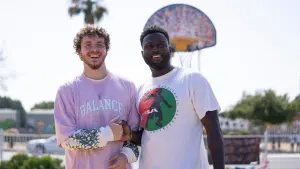 Задник к фильму "Белые люди не умеют прыгать" #333919