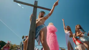 Задник к фильму "Hunky Jesus" #772446